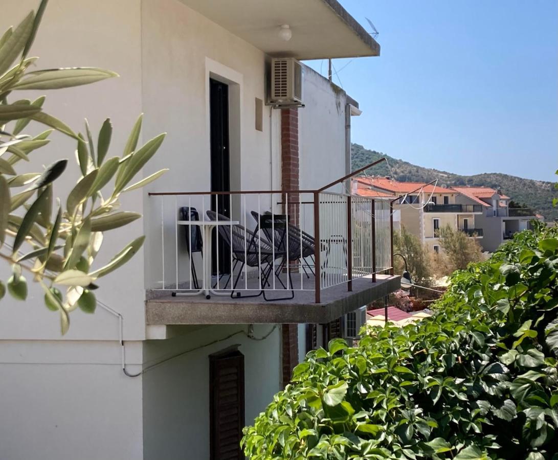 Rooms 22 - Beachfront Primošten Екстериор снимка