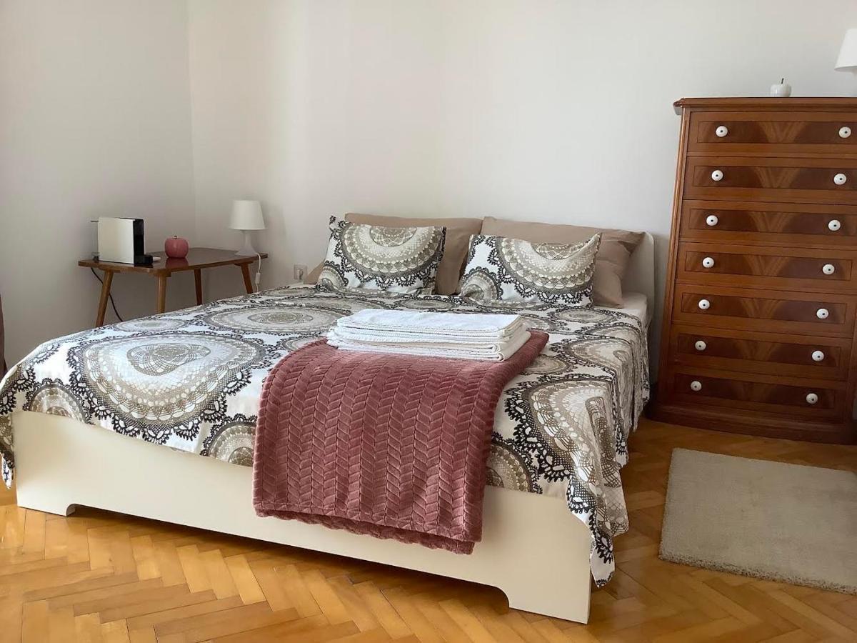 Rooms 22 - Beachfront Primošten Екстериор снимка