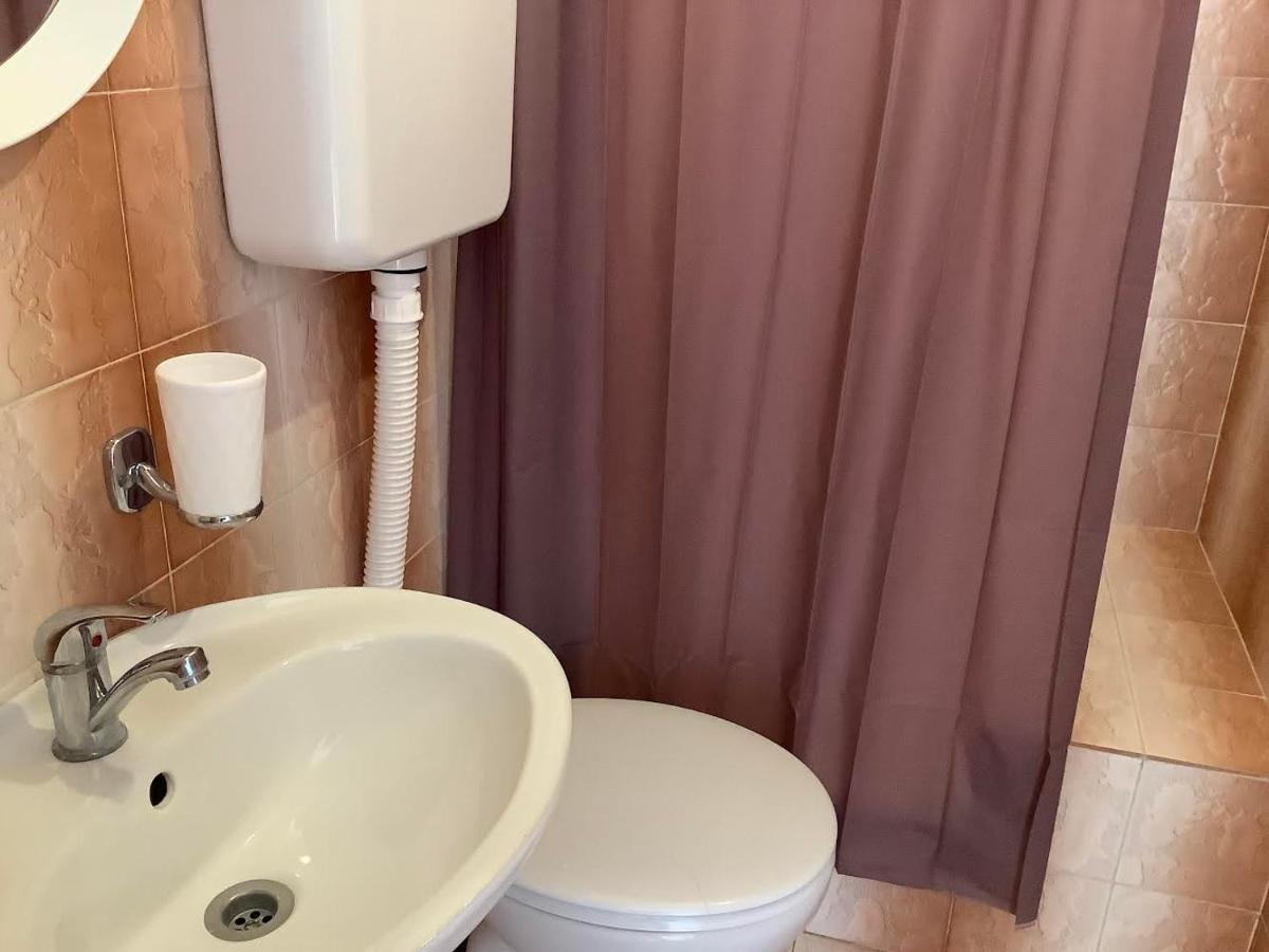 Rooms 22 - Beachfront Primošten Екстериор снимка