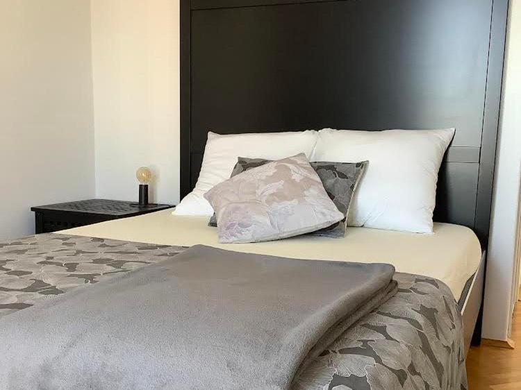 Rooms 22 - Beachfront Primošten Екстериор снимка
