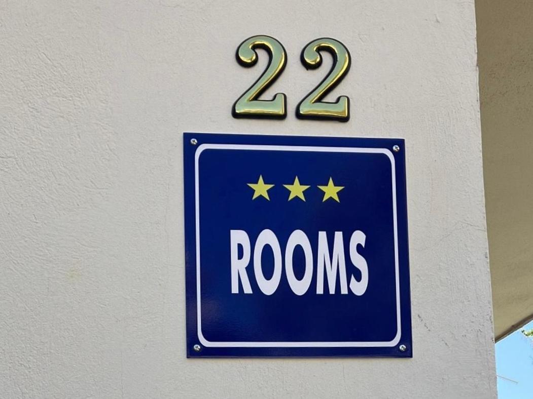 Rooms 22 - Beachfront Primošten Екстериор снимка