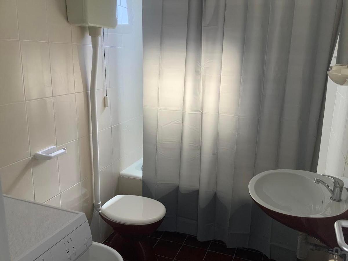 Rooms 22 - Beachfront Primošten Екстериор снимка