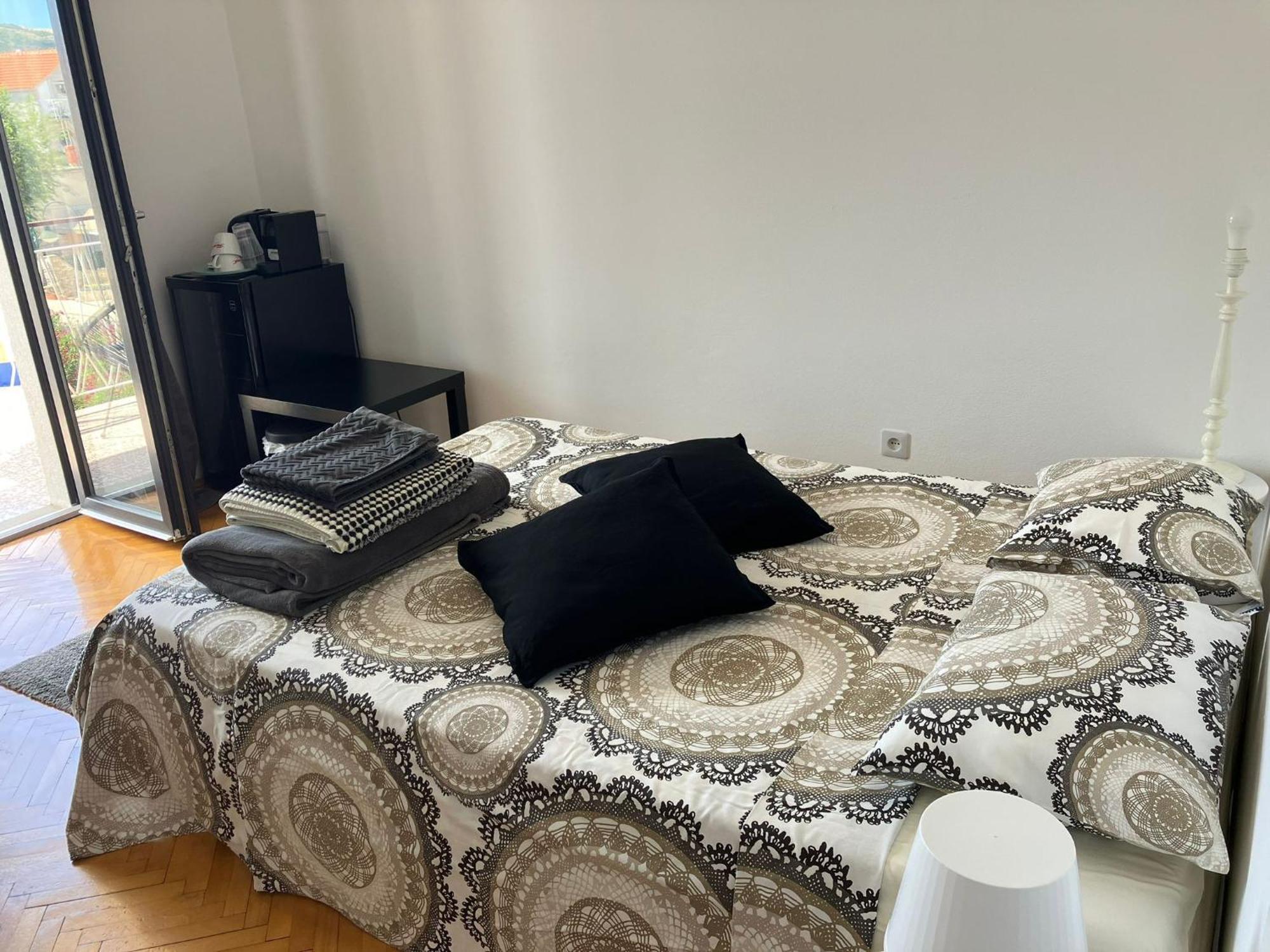 Rooms 22 - Beachfront Primošten Екстериор снимка